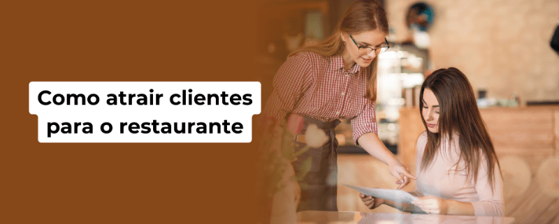 Restaurante moderno e acolhedor com clientes satisfeitos, pratos elegantes e garçons atenciosos, decoração com plantas verdes e luminárias pendentes.